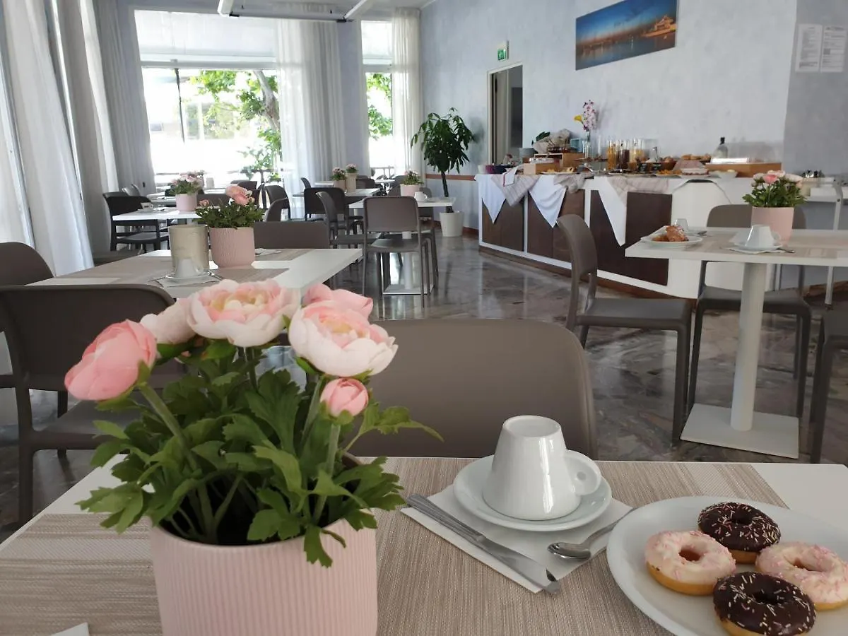 Beach Hotel Clerice Rimini 2*,
