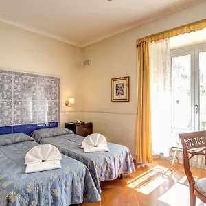 https://hotel-picasso.it-romehotels.com